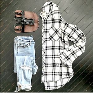 Arizona Jean Co Black & White Plaid Cold Shoulder Button Up Shirt